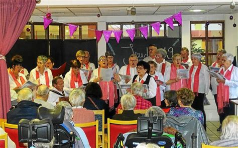 Le plaisir de chanter à la résidence Kerbleuniou Le Télégramme