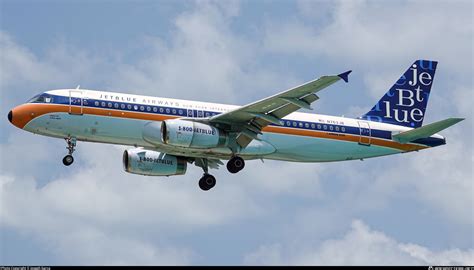 N763JB JetBlue Airways Airbus A320 232 Photo By Joseph Garca ID