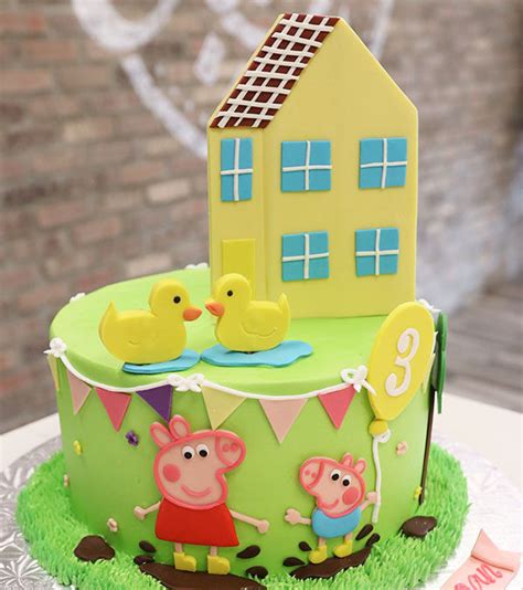 Peppa Pig Birthday Cake