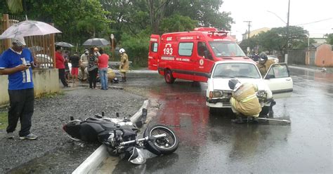 G Acidente Entre Motocicleta E Carro Deixa Uma Pessoa Ferida Em