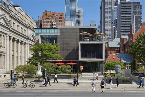 Curator of Indigenous Ceramics, Gardiner Museum – Akimbo