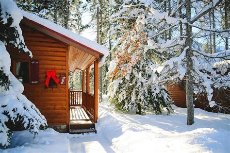 8 Winter Chalets from Coast to Coast to Snuggle Up in This Winter