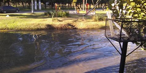 Barrio Los Perales vecinos cansados del piletón que tienen en la