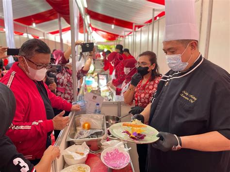 HUT Ke 49 PDIP Ratusan Orang Berlomba Lomba Meracik Sajian Kuliner