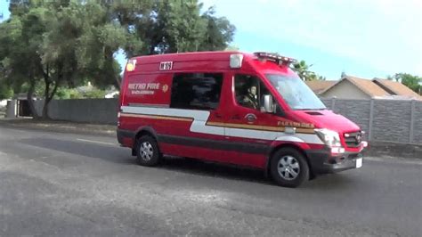 Sacramento Metro Fire District Engine And Medic 109 Responding Youtube