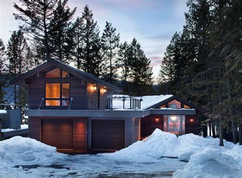 Striking Lake House Blends Modern Elements With Traditional Montana