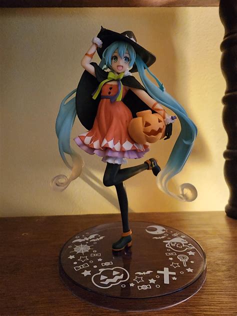 My first figure to start the hobby has arrived today! : r/AnimeFigures