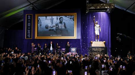 Kobe Bryant immortalized with 19-foot bronze statue outside the Lakers ...