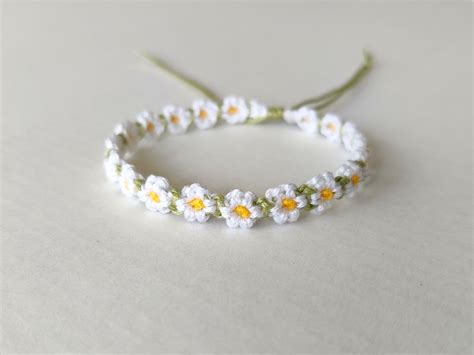 White Daisy Chain Macrame Flower Bracelet Bracelet Crafts Friendship