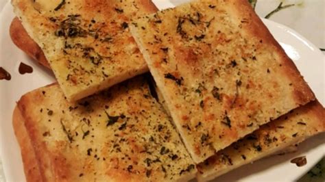 Garlic Cheese Flatbread Recipe