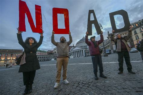 Redazione Il Manifesto Gennaio I Comitati Per Il No All