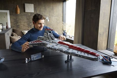 New LEGO STAR WARS Republic Attack Cruiser Set Celebrates 20 Years of ...