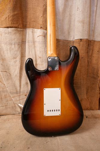 1984 Fender 62 Reissue Stratocaster Jv Series St 62 Sunburst Guitars