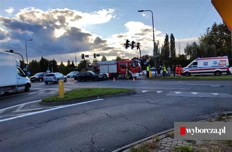 Kolejny Wypadek W Bydgoszczy Jeden Z Kieruj Cych Zosta Ranny