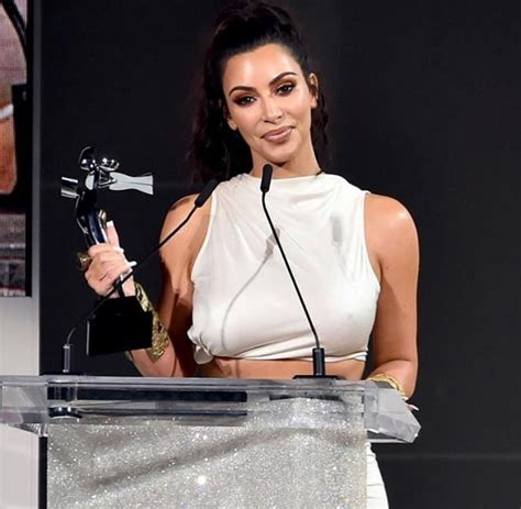 Kim Kardashian ‘shocked To Win Cfda Fashion Award As Shes ‘naked Most