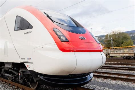 Pr Sentation Des Ersten Komplett Modernisierten Icn Der Sbb Bahnonline Ch