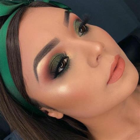 Pin De Meee En Jsjs Sombra De Ojos Verde Maquillaje De Ojos Bonito