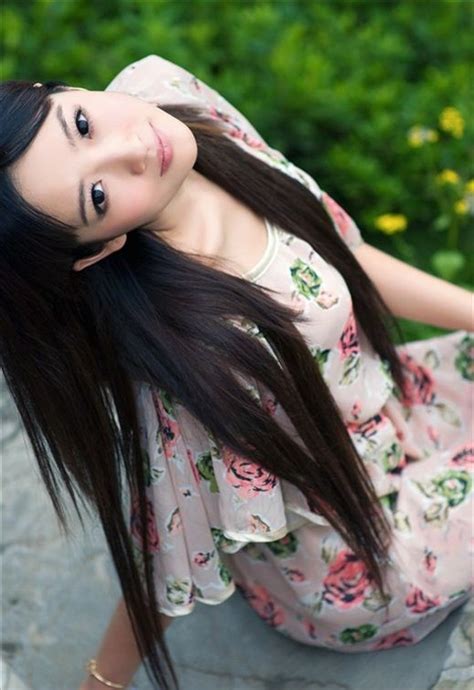 Huang Zi Qi 黄姿琪 sexy chinese babe