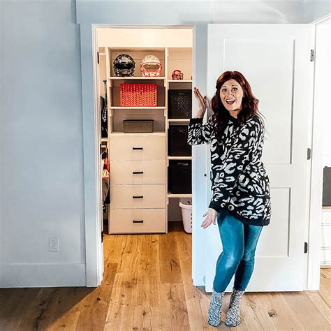 How To Build A DIY Small Walk In Closet Start At Home Decor