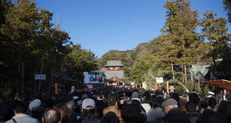 【2025年版】鶴岡八幡宮初詣の混雑回避術と最適な時間帯を解説！ 旬便りノート