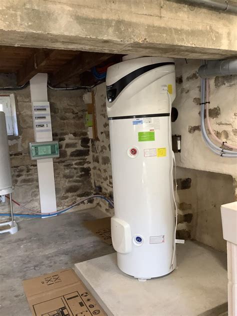 Installation Dun Ballon Deau Chaude Sanitaire Thermodynamique Ariston