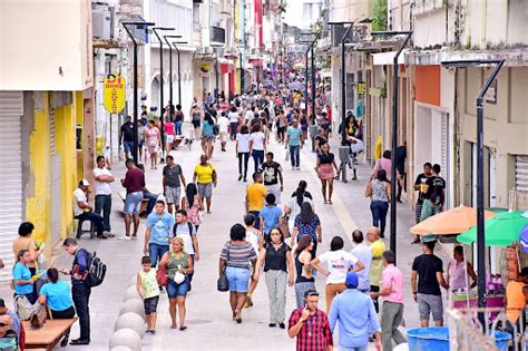 Fam Lias De S O Lu S Permanecem Pessimistas Em Rela O Ao Consumo O