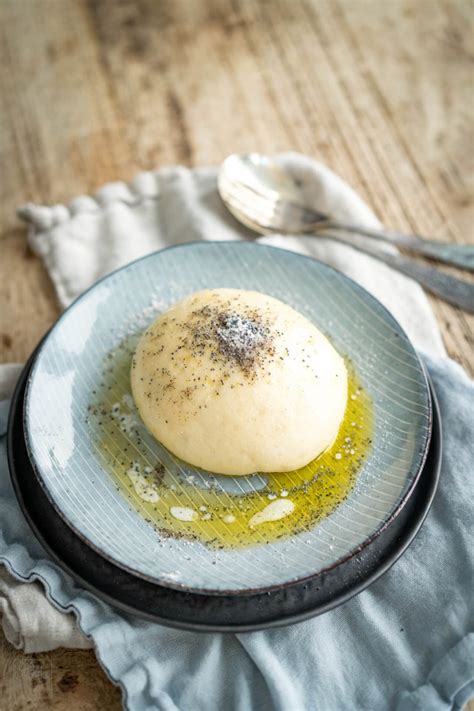 Germknödel mit Pflaumenfüllung Rezept von Gernekochen de