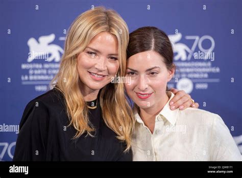 Virginie Efira Y Rebecca Zlotowski Asisten A La Fotollamada Les Enfants