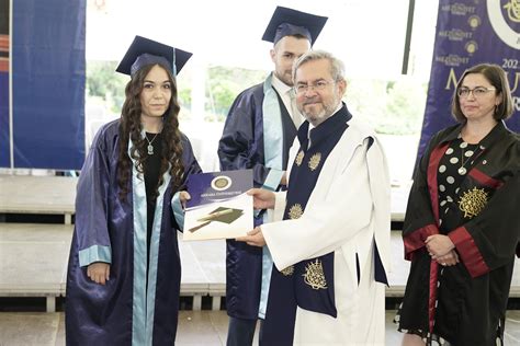 MYO Öğrencilerinin Mezuniyet Sevinci Ankara Üniversitesi