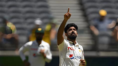 Aus Vs Pak 1st Test Pakistan Batters Dig In After Aamer Jamal Shines