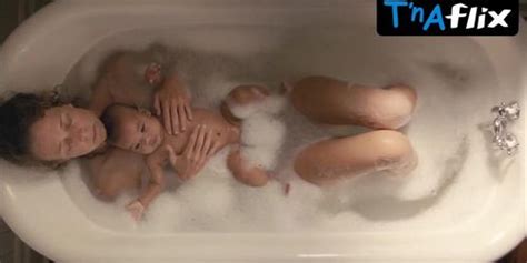 Juno Rinaldi Lesbian Scene In Workin Moms Tnaflix