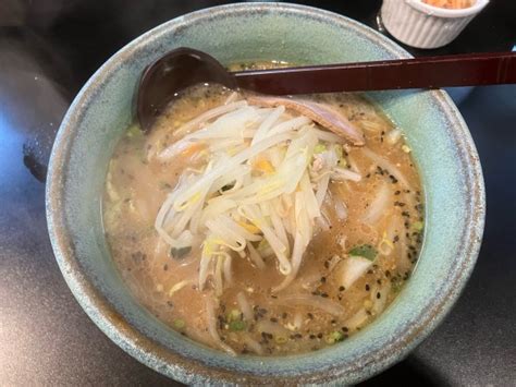 『赤味噌らーめん800円 ＋半ライス50円 』大穀のレビュー ラーメンデータベース