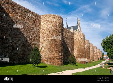 Ancient Roman City Wall Of Astorga Spain Stock Photo Alamy