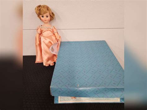 Madame Alexander S First Lady Doll Collection Eleanor Roosevelt In Jacqueline Kennedy Box