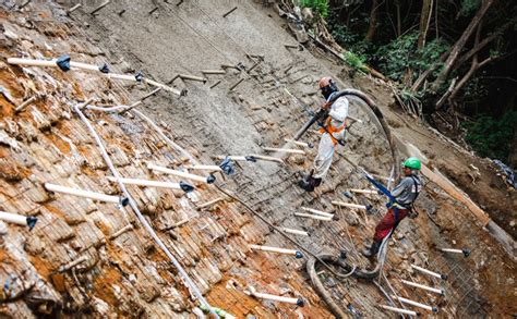 Obra de contenção de encosta no Vale do Reginaldo já chega a 80 de