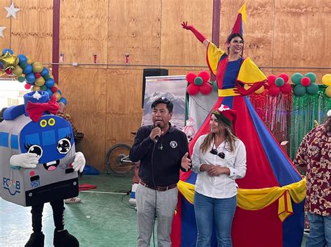 Niños y niñas de Ollagüe celebraron la Navidad en una emotiva tarde FCAB