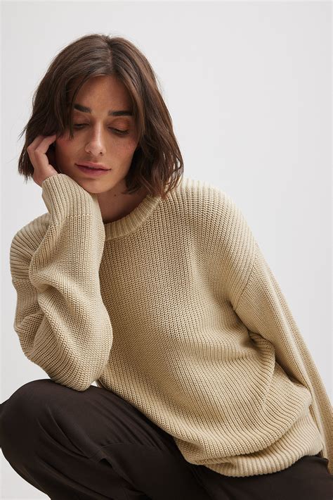 Round Neck Knitted Sweater Beige Na Kd