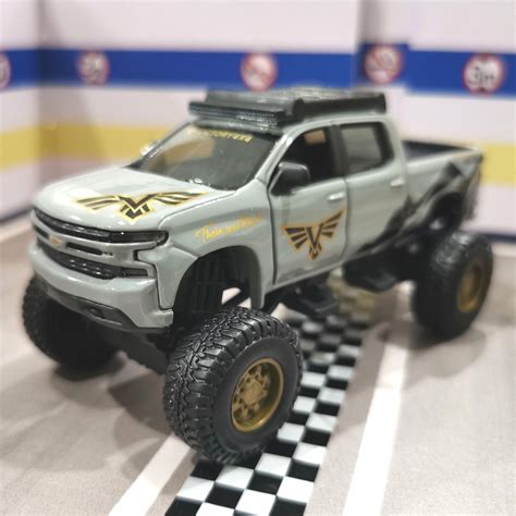 Maisto X Rebels Chevrolet Colorado Silverado Jeep Wrangler Rubicon