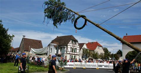 Baumstellen läutet den Treburer Fest Marathon ein