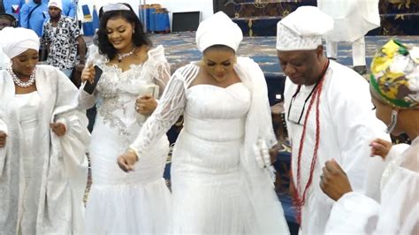 SO LOVELY OONI OF IFE OLORIS COMPETE DANCE HIS BROTHER AS THEY