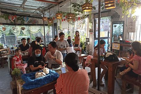 Bacolod City Cafe Calls Out Vloggers Offering Endorsements For Free