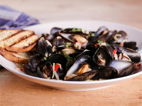 Spicy Beer Mussels Recipe Laura Vitale Cooking Channel