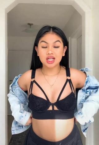 Amazing Carly Sarah Shows Cleavage In Hot Black Bra Sexyfilter