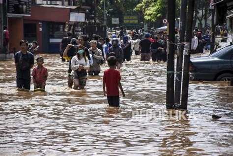 Antisipasi Naiknya Curah Hujan Dan Bencana Jabar Siaga 1 Republika