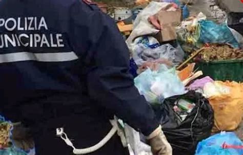 Pozzallo Rifiuti Abbandonati In Strada Fine Settimana Di Sanzioni