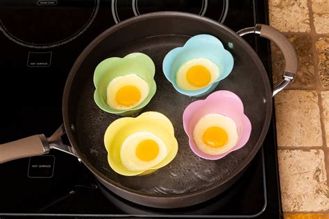 How To Poach An Egg In Silicone Cup