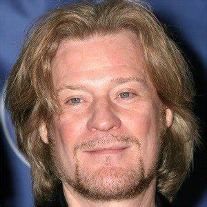 Daryl Hall - Age, Family, Bio | Famous Birthdays