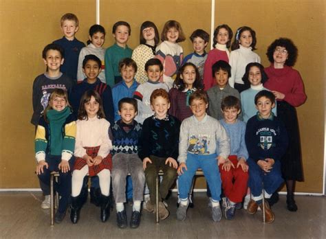 Photo De Classe CE2 CM1 87 88 Jules Verne De 1988 ECOLE JULES VERNE