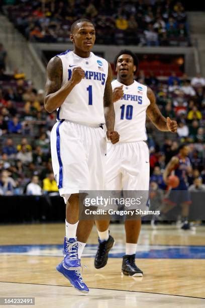 936 Memphis Tigers Mens Basketball Photos And High Res Pictures Getty