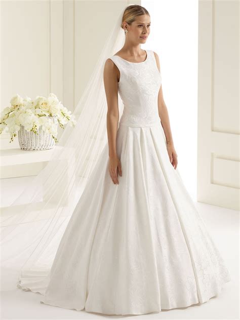 Bianco Ivory Plain Single Tier Chapel Veil With Cut Edge S